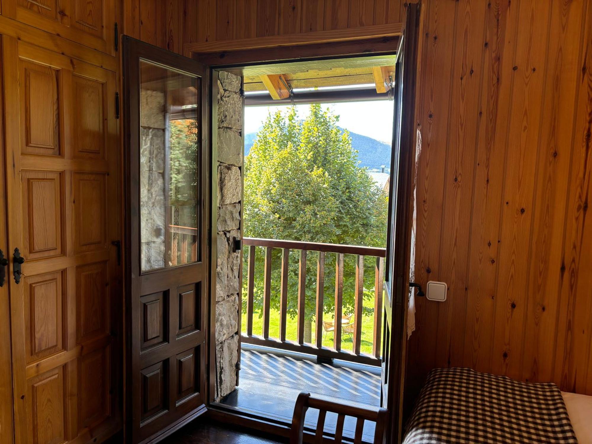 El Xalet De Tauell Hotel Rural Exterior foto