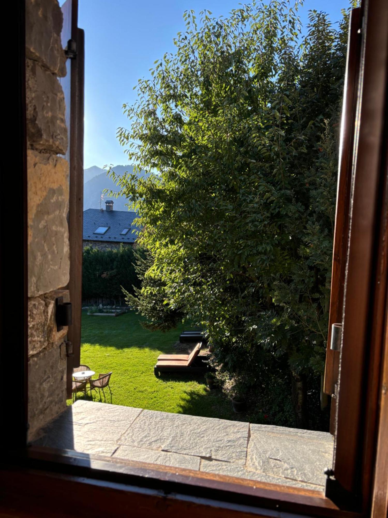 El Xalet De Tauell Hotel Rural Exterior foto